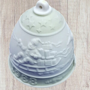 Lladro christmas bell 1988 depicting santa & sleight and reindeer